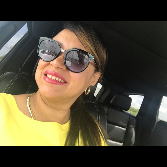 Meet your Posher, Luz - Picture 1 of 1